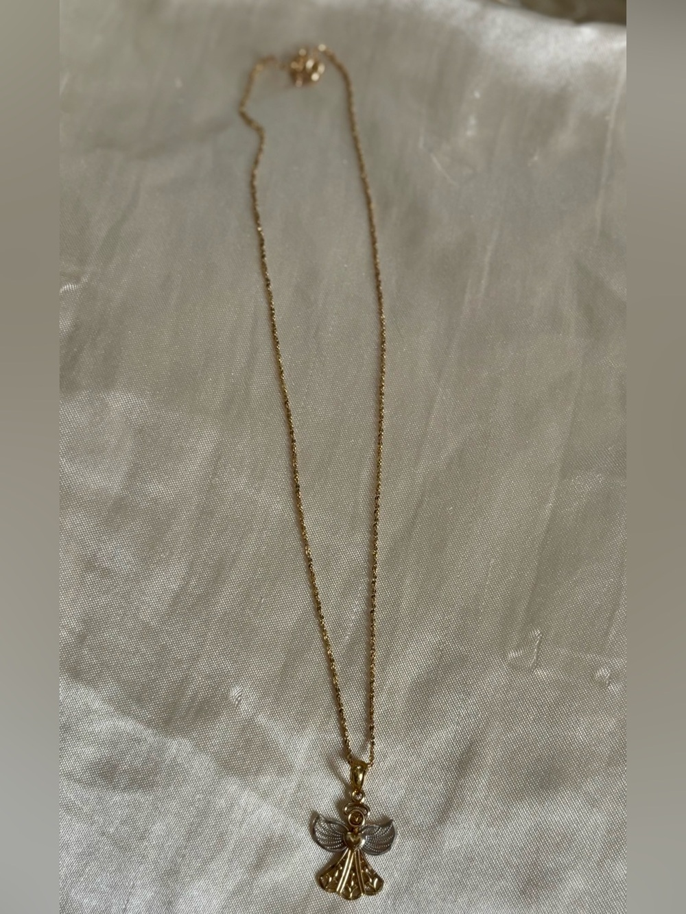 NIB Banter by Piercing Pagoda 10K Two Tone Gold Angel Pendant Necklace Kids Set - Picture 11 of 15